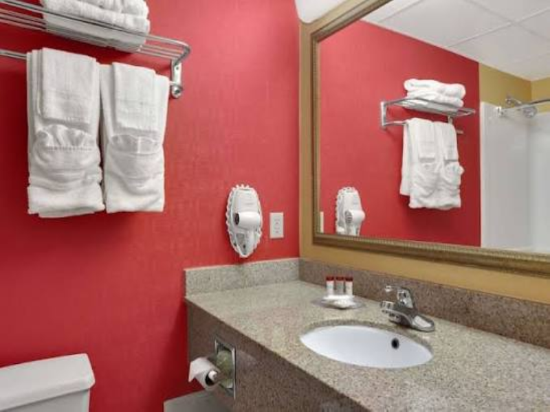 Ramada by Wyndham East Orange image
