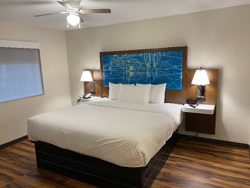 Red Lion Inn & Suites Nashville Airport (Closed) image