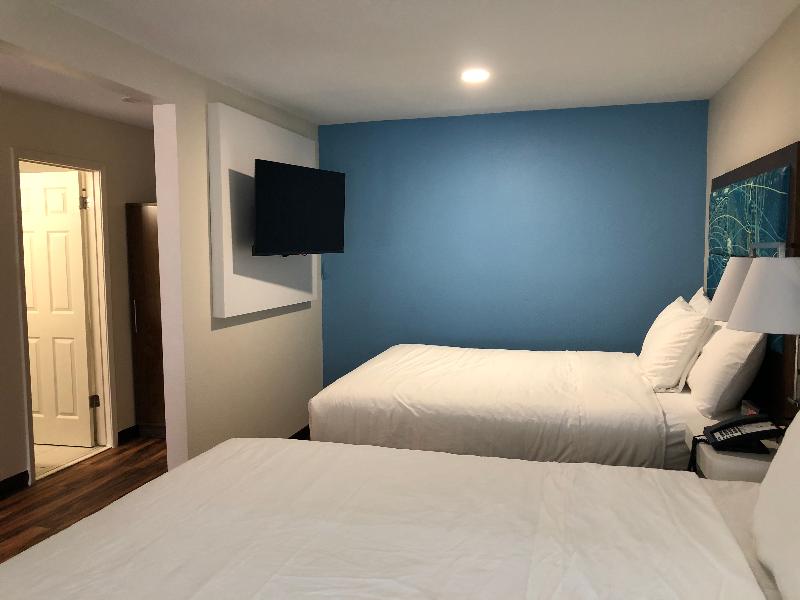 Red Lion Inn & Suites Nashville Airport (Closed) image