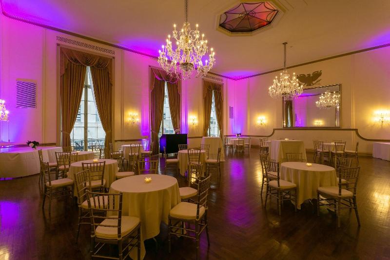 3 West Club image