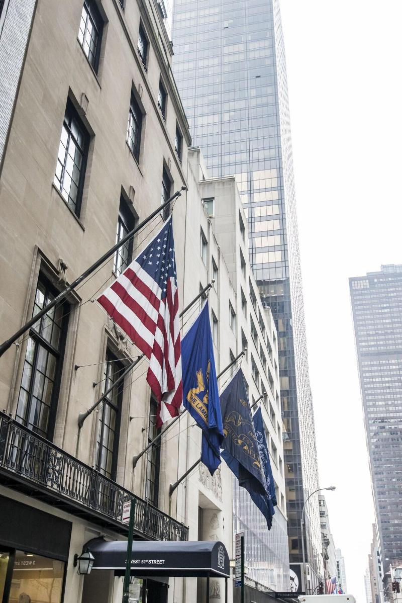 3 West Club image