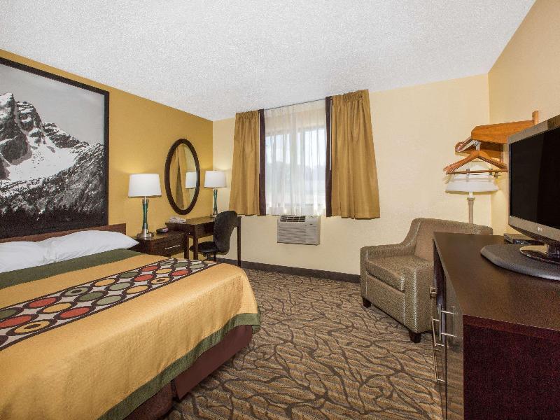 Super 8 by Wyndham Nampa image