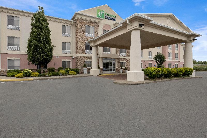 Holiday Inn Express & Suites West Coxsackie image