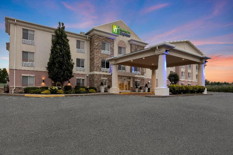 Holiday Inn Express & Suites West Coxsackie image
