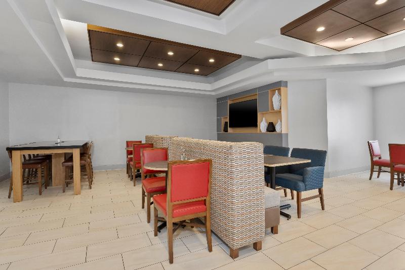 Holiday Inn Express & Suites West Coxsackie image