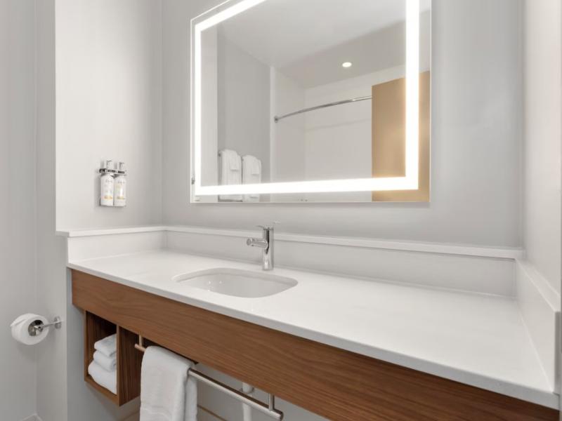 Holiday Inn Express & Suites West Coxsackie image