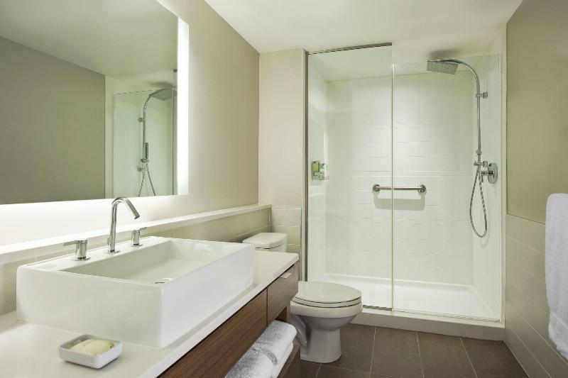 Element Omaha Midtown Crossing image
