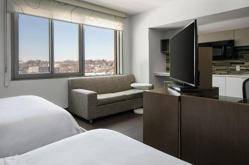 Element Omaha Midtown Crossing image