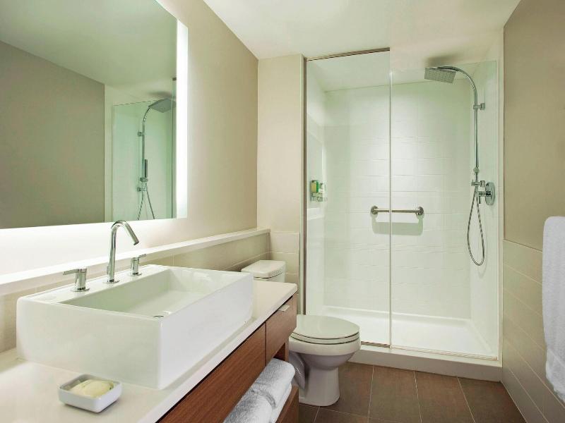 Element Omaha Midtown Crossing image