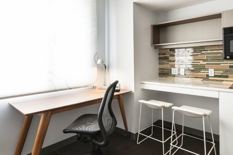 Element Omaha Midtown Crossing image