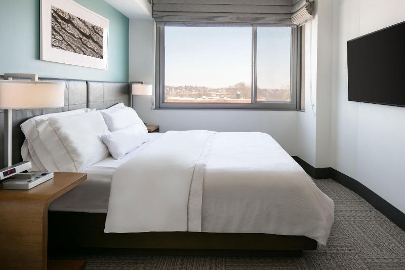 Element Omaha Midtown Crossing image