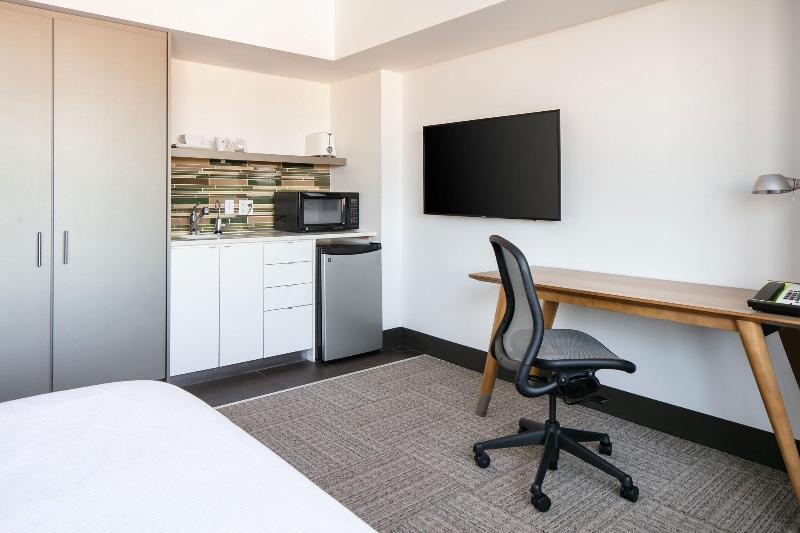 Element Omaha Midtown Crossing image