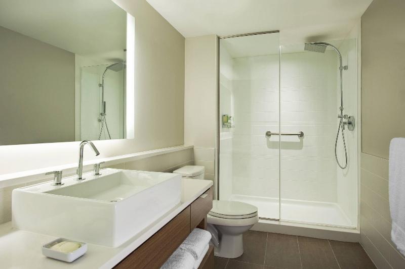 Element Omaha Midtown Crossing image