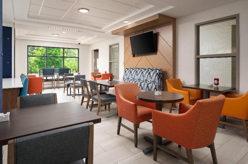 Holiday Inn Express Hotel & Suites Newport South image