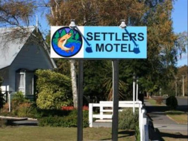 Settlers Motel