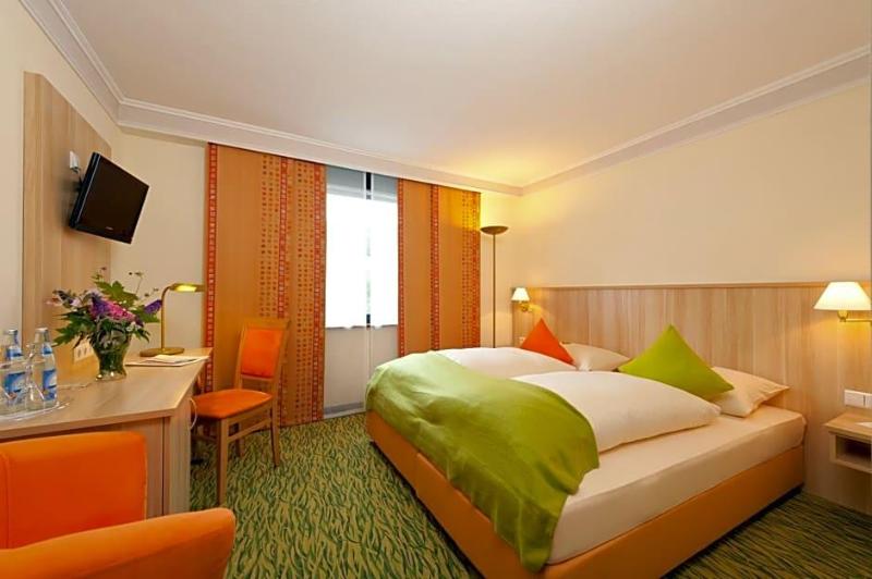 Stadt-gut-Hotel Hirsch image