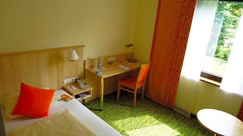 Stadt-gut-Hotel Hirsch image