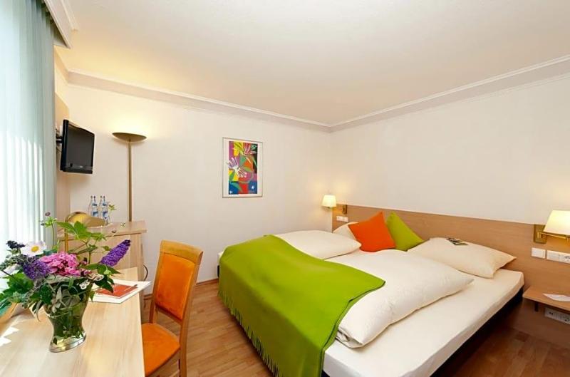 Stadt-gut-Hotel Hirsch image