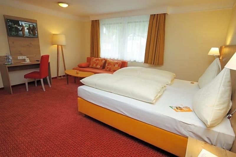 Stadt-gut-Hotel Hirsch image