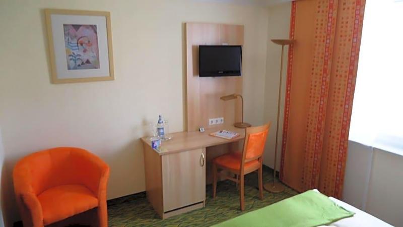 Stadt-gut-Hotel Hirsch image