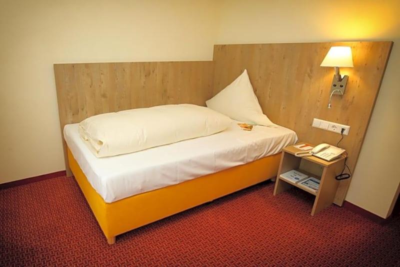 Stadt-gut-Hotel Hirsch image