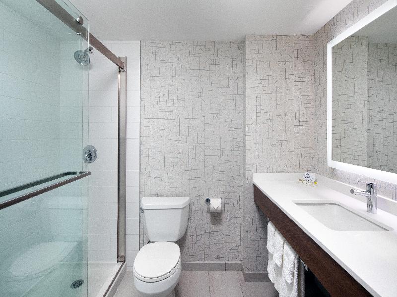 Holiday Inn Express & Suites Halifax Airport image