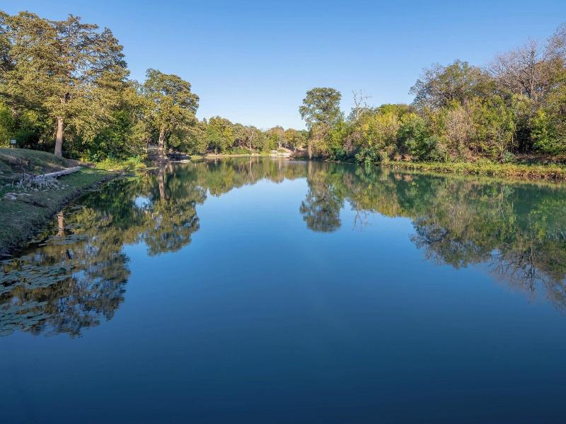 Courtyard New Braunfels River Village image
