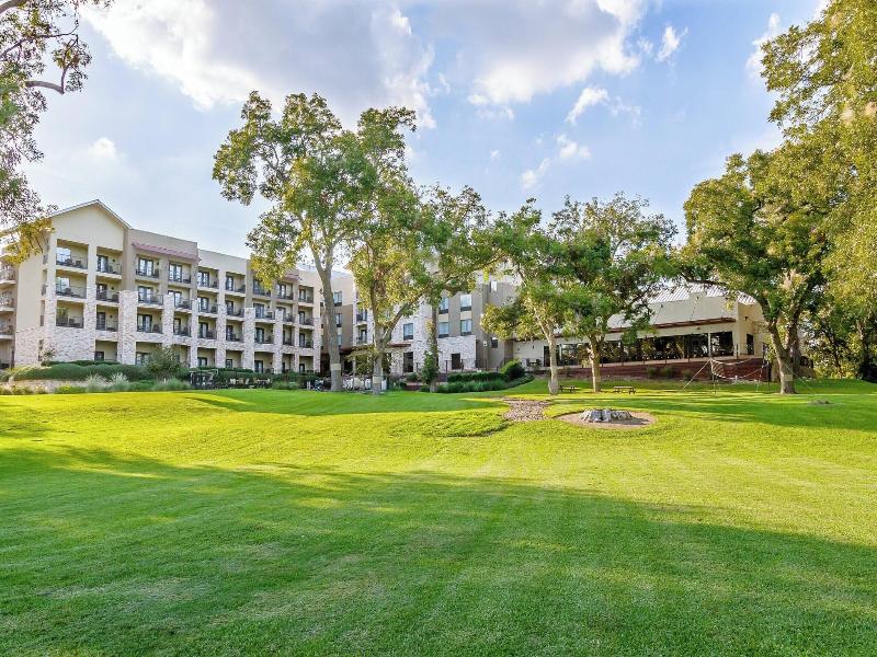 Courtyard New Braunfels River Village image