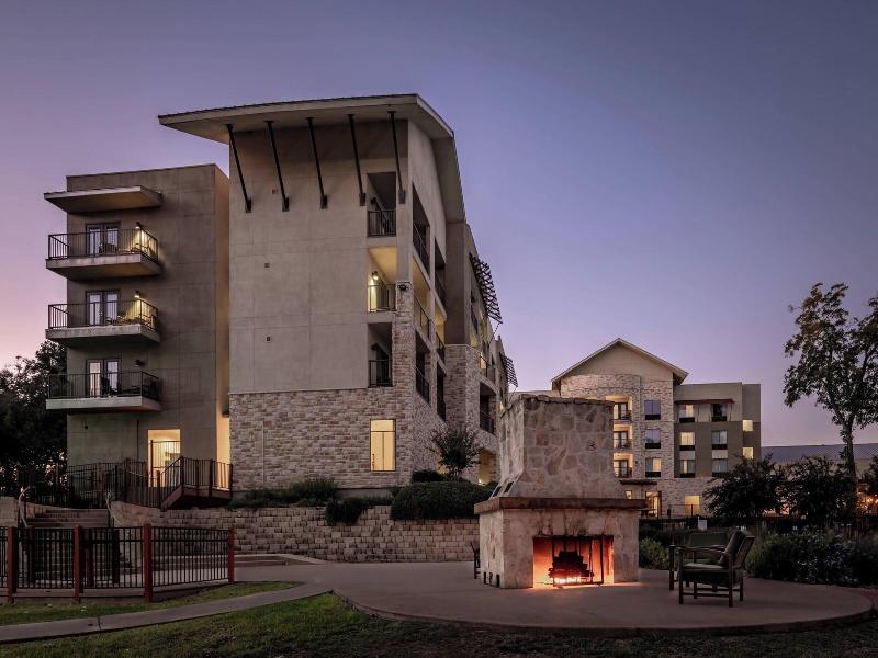 Courtyard New Braunfels River Village image