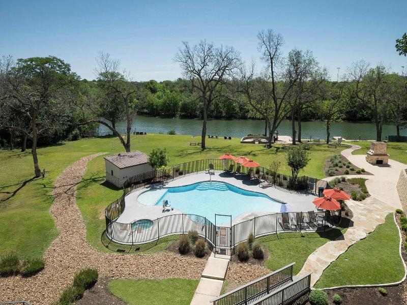 Courtyard New Braunfels River Village image