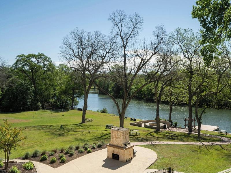 Courtyard New Braunfels River Village image