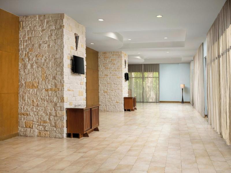 Courtyard New Braunfels River Village image