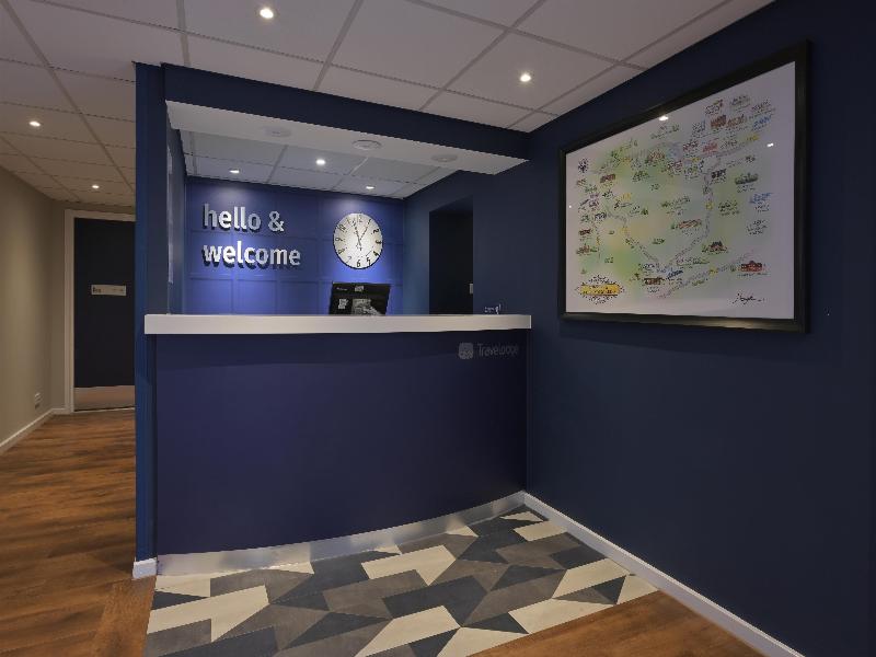Travelodge Newbury Tot Hill — view