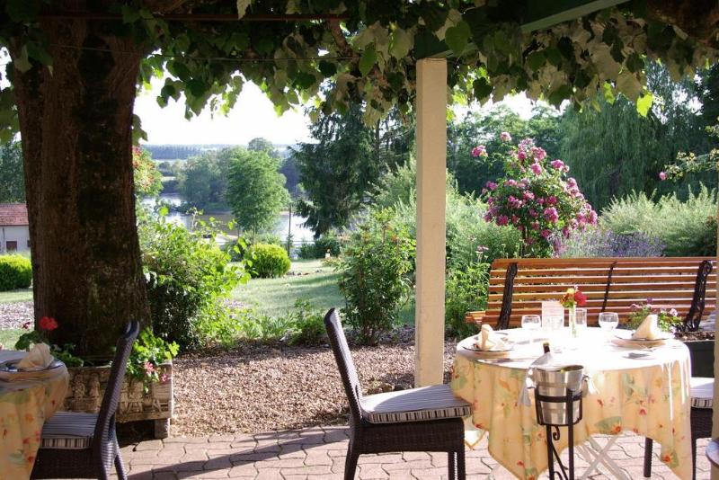 Logis Hotel le Coq Hardi image