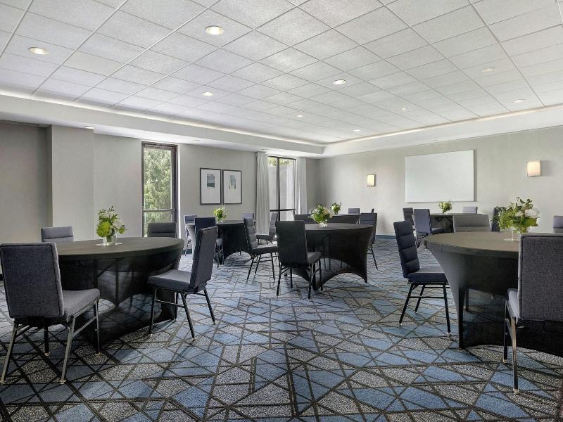 Courtyard Republic Airport Long Island/Farmingdale image