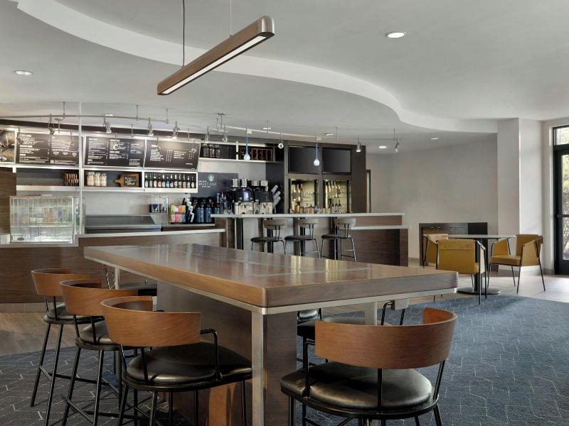 Courtyard Republic Airport Long Island/Farmingdale image