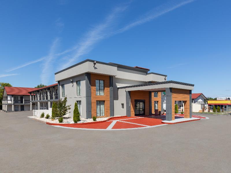La Quinta Inn by Wyndham Nashville South image
