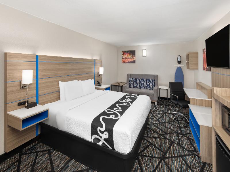 La Quinta Inn by Wyndham Nashville South image