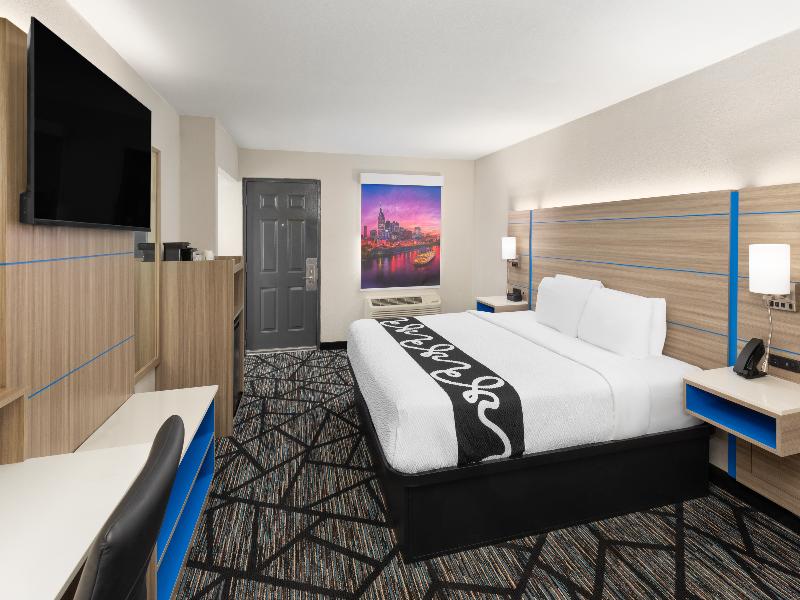La Quinta Inn by Wyndham Nashville South image