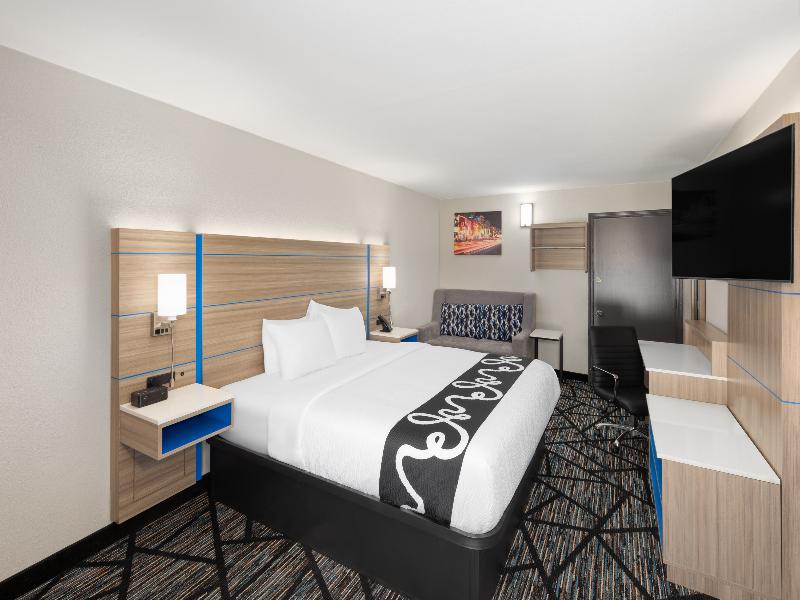 La Quinta Inn by Wyndham Nashville South image