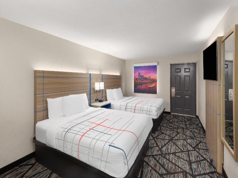 La Quinta Inn by Wyndham Nashville South image