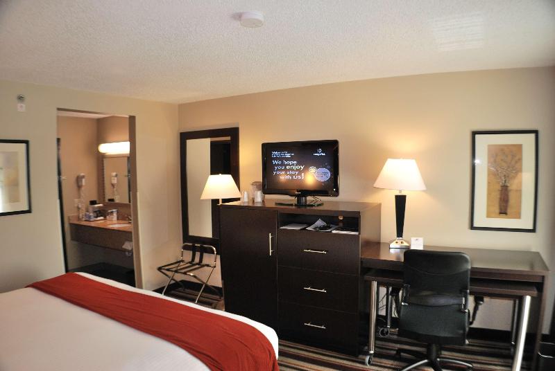 Holiday Inn Express Nashville W I40 / Whitebridge 5