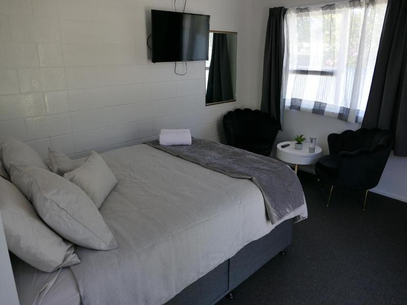 Bay Beauty Motel image
