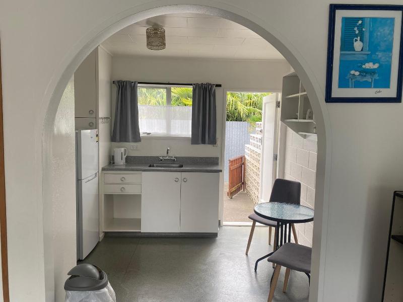 Bay Beauty Motel image