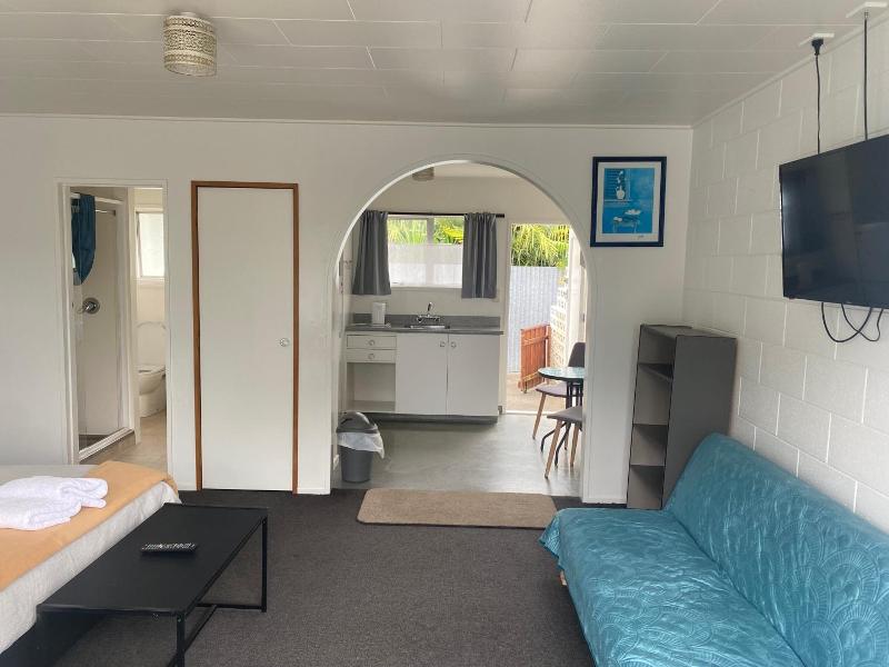 Bay Beauty Motel image