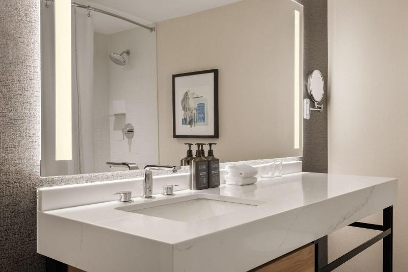 Sheraton Nashua image