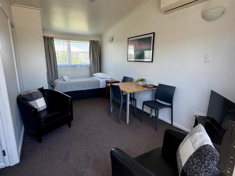 Spanish Lady Motel image