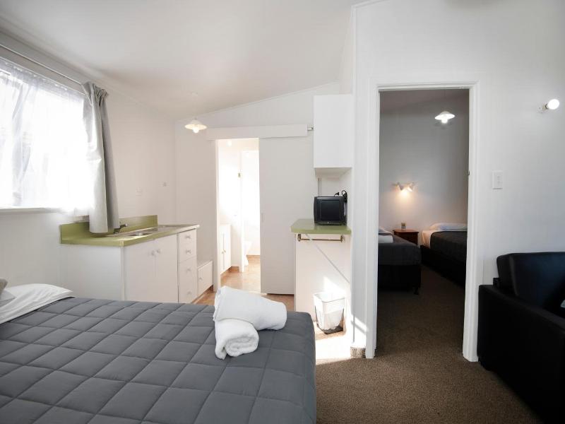 Spanish Lady Motel image