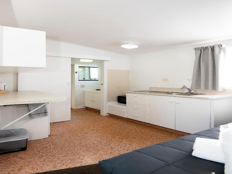 Spanish Lady Motel image