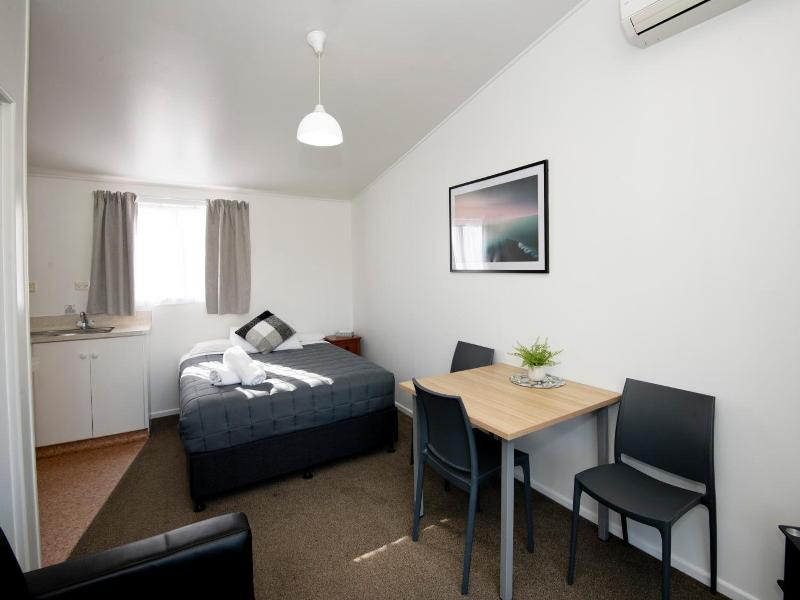 Spanish Lady Motel image